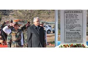 >Governor of Arunachal Pradesh Lt. Gen (Retd) Nirbhay Sharma at the Walong War Memorial, Walong in Anjaw District on 4th January 2014